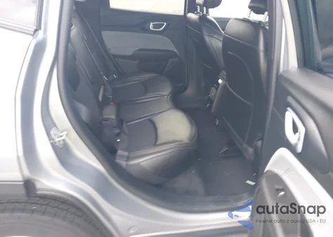 2023 Jeep Compass Latitude 4X4 from USA, damaged, VIN 3C4NJDBN1PT541865